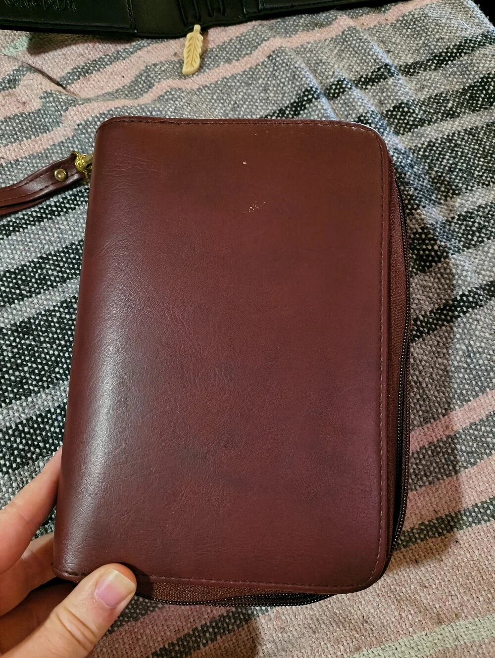 Zip Folio Pouch - Burgundy